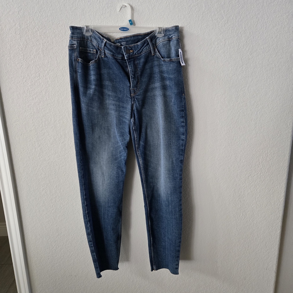Old Navy Rockstar High-Rise Raw-Edge Super Skinny Jeans Dark Wash